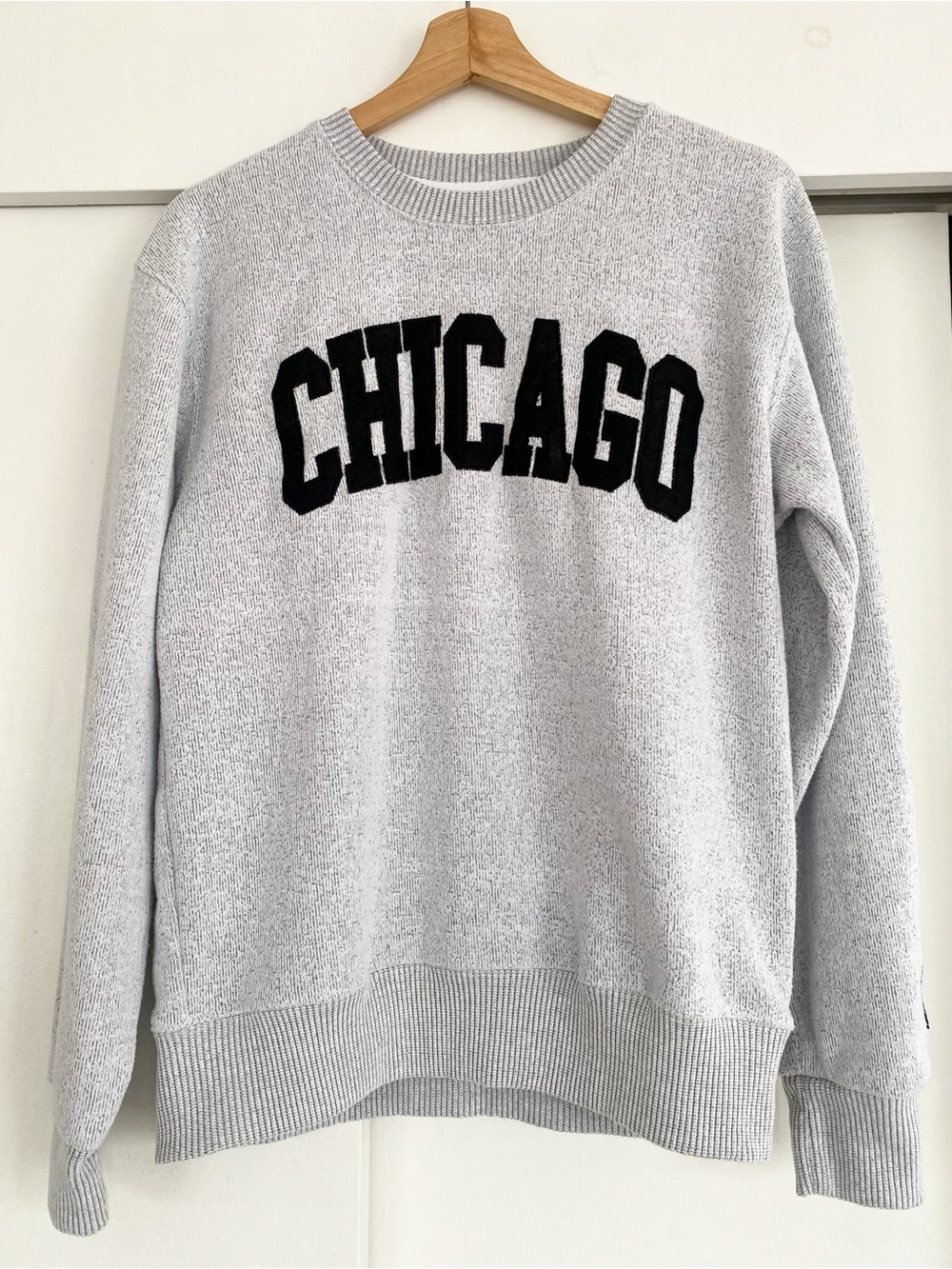 Chicago Embroidered Chenille Crewneck Sweatshirt Gray Unisex Fleece Lined Medium